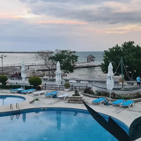 Villa Nomad Guest house